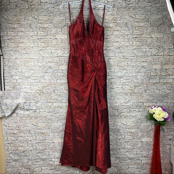 Pretty Me Prom by Moonlight Red  Size 2 Gown - Picture 6 of 14